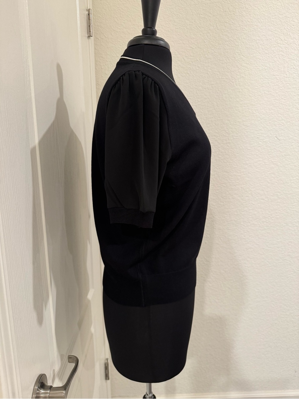 Black Tie-Neck Short Sleeve Top - Classic Knit - Picture 4 of 6